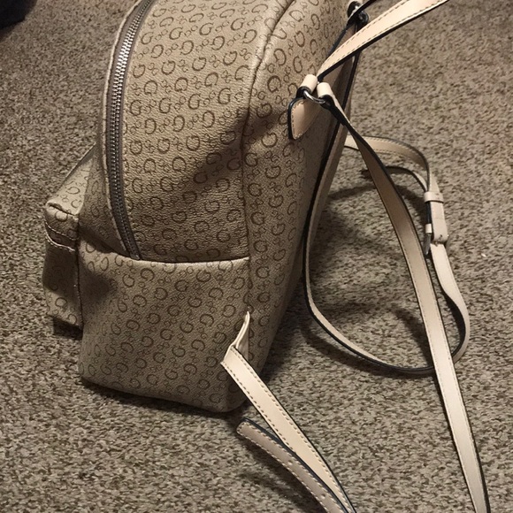 Guess backpack - Picture 6 of 6